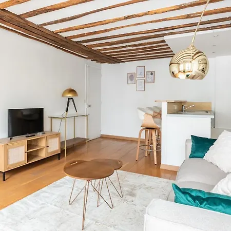 Saints Peres - Typical Flat In The Old - Ii